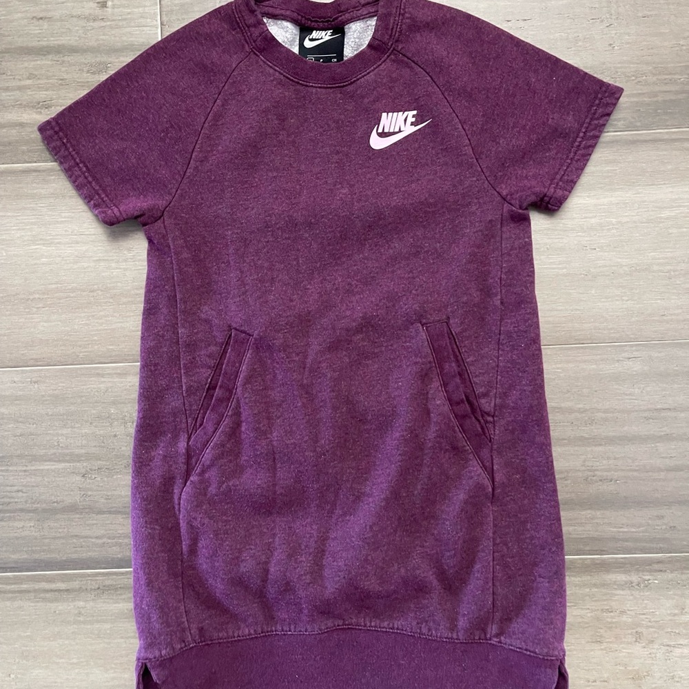 Nike Fleece Girls Kids Purple Short Sleeve Dress / Long Shirt Small AQ8837-609
